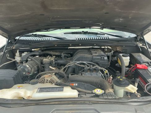 Used 2006 Ford Explorer XLT RWD image 25