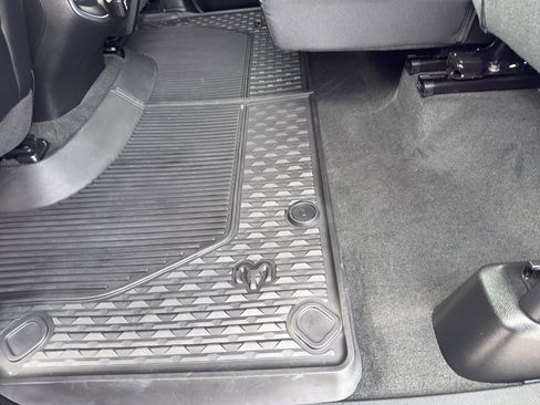 Used 2022 RAM 1500 Laramie image 35