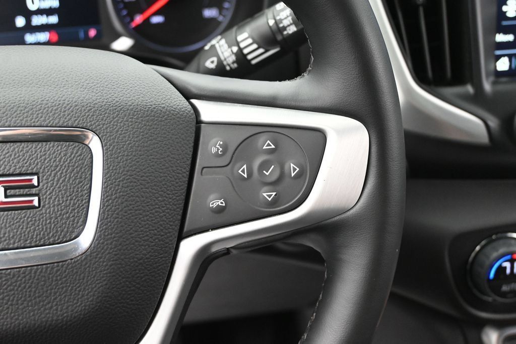 Used 2024 GMC Terrain SLT AWD/4WD image 31