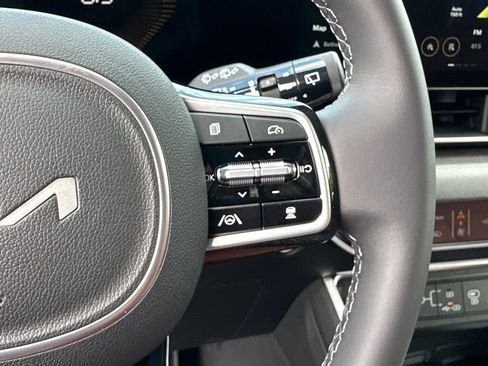 New 2026 Kia Carnival EX FWD image 23