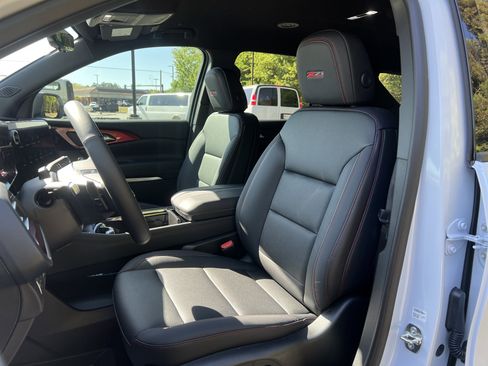 New 2026 Chevrolet Traverse Z71 w/ Enhanced Driving Package AWD/4WD image 16
