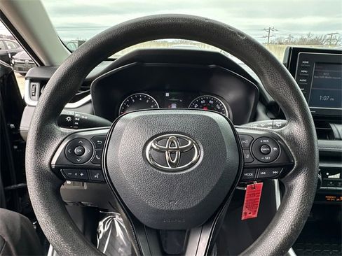 Certified 2022 Toyota RAV4 LE image 25