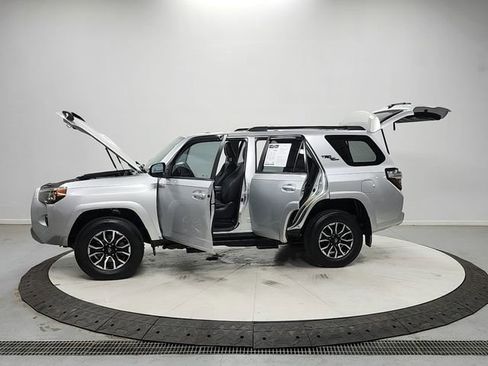 Used 2019 Toyota 4Runner TRD Off-Road Premium AWD/4WD image 12