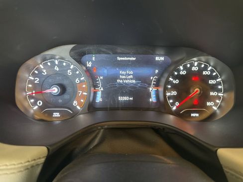 Used 2023 Jeep Compass Limited image 13