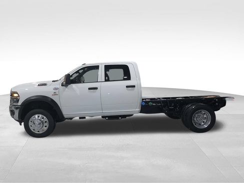 New 2026 RAM 4500 Tradesman w/ Chrome Appearance Group AWD/4WD image 5