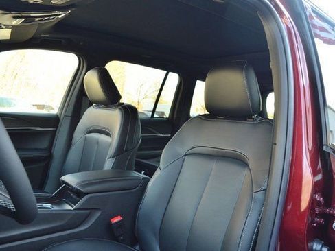 New 2025 Jeep Grand Cherokee Limited image 15