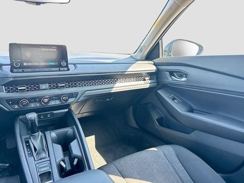 Certified 2025 Honda Accord SE image 27