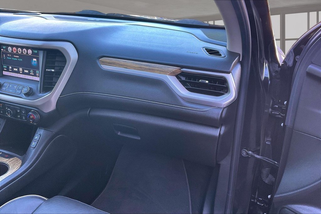 Used 2019 GMC Acadia Denali w/ Technology Package AWD/4WD image 28