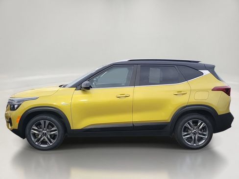 Used 2023 Kia Seltos S w/ Navigation Package AWD/4WD image 3