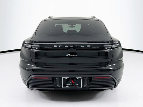 Used 2025 Porsche Macan Electric RWD image 10