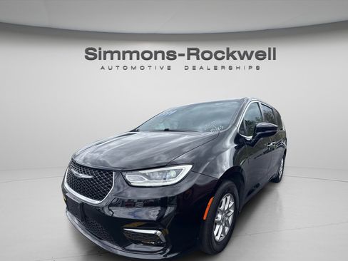 Used 2025 Chrysler Pacifica Select FWD image 1