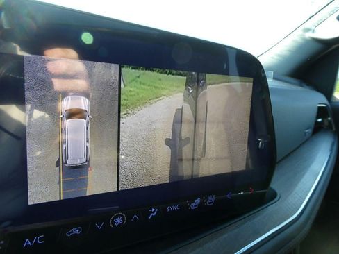 New 2026 Chevrolet Suburban High Country AWD/4WD image 29