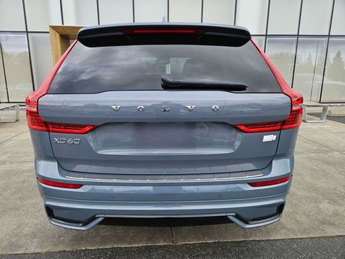 Used 2022 Volvo XC60 T8 R-Design w/ Advanced Package AWD/4WD image 6