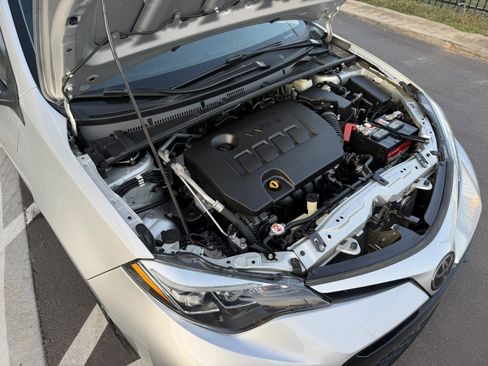 Used 2018 Toyota Corolla SE image 32