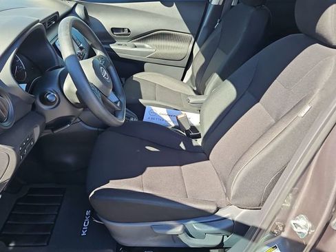 Certified 2025 Nissan Kicks Play S image 17