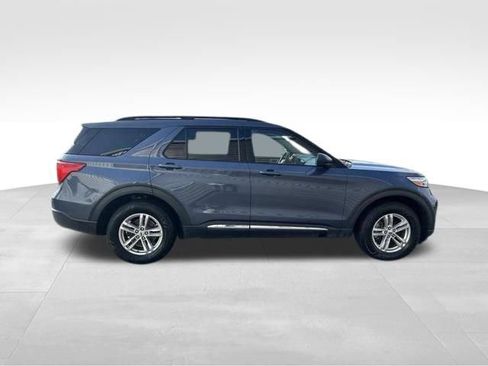 Used 2021 Ford Explorer XLT w/ Equipment Group 202A AWD/4WD image 8