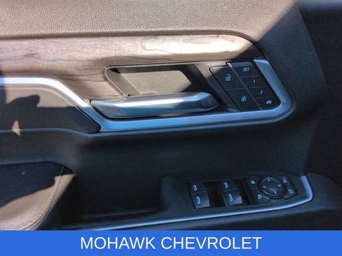 Certified 2022 Chevrolet Silverado 1500 LTZ w/ LTZ Premium Package AWD/4WD image 24