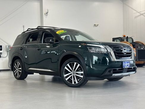 Used 2024 Nissan Pathfinder Platinum w/ Cargo Package AWD/4WD image 1
