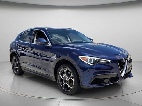 Used 2018 Alfa Romeo Stelvio AWD image 9
