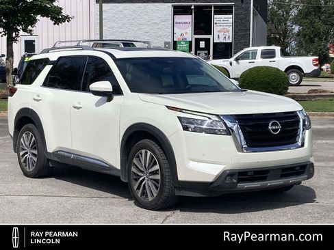 Used 2022 Nissan Pathfinder Platinum w/ Cargo Package FWD image 1