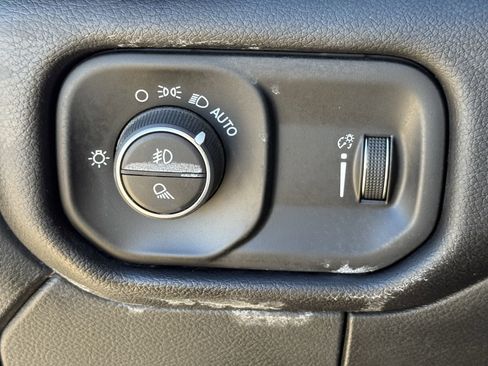 Used 2024 RAM 2500 Big Horn w/ Bed Utility Group image 26