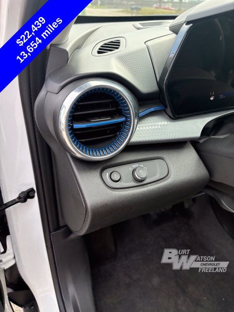 Used 2026 Chevrolet Trax LT FWD image 13