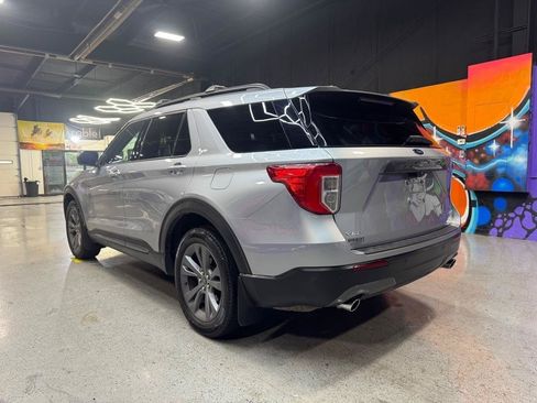 Used 2023 Ford Explorer XLT w/ Equipment Group 202A AWD/4WD image 3