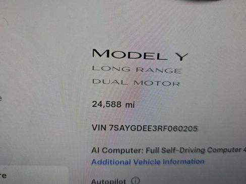 Used 2024 Tesla Model Y Long Range AWD/4WD image 2