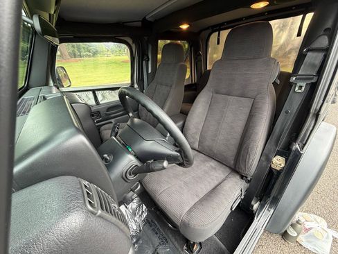 Used 2004 Jeep Wrangler X w/ Wheel Plus Group AWD/4WD image 9