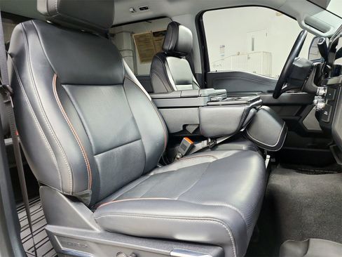 Used 2024 Ford F250 Lariat w/ Chrome Package image 44