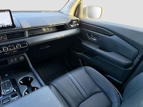 Used 2023 Honda Pilot Elite image 25