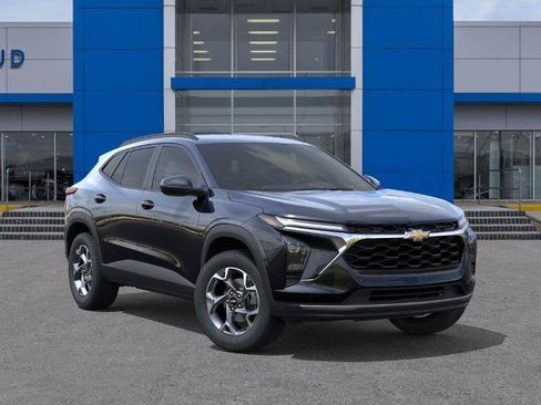 New 2026 Chevrolet Trax LT w/ LT Convenience Package FWD image 7