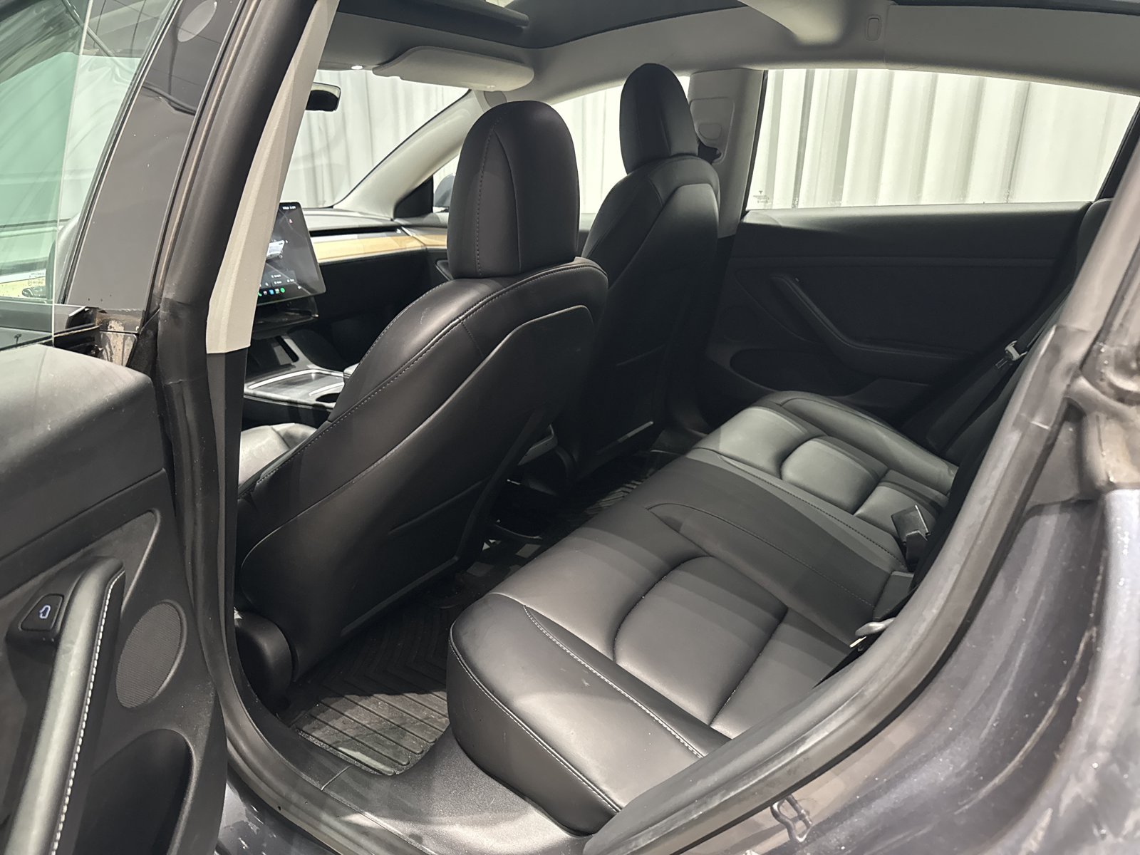 Used 2022 Tesla Model 3 Long Range AWD/4WD image 16