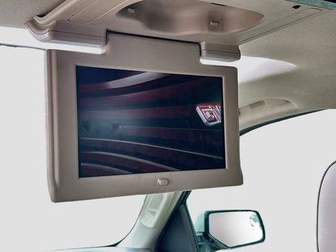 Used 2015 GMC Yukon XL Denali w/ Touring Package AWD/4WD image 23