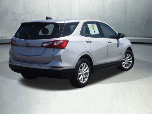 Used 2018 Chevrolet Equinox LS FWD image 10