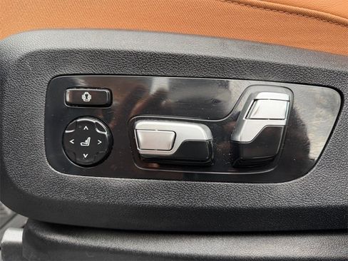 Used 2025 BMW X7 xDrive40i w/ M Sport Package image 13