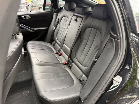 Used 2022 BMW X6 xDrive40i w/ Executive Package AWD/4WD image 32