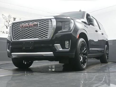 Used 2023 GMC Yukon XL Denali AWD/4WD image 4