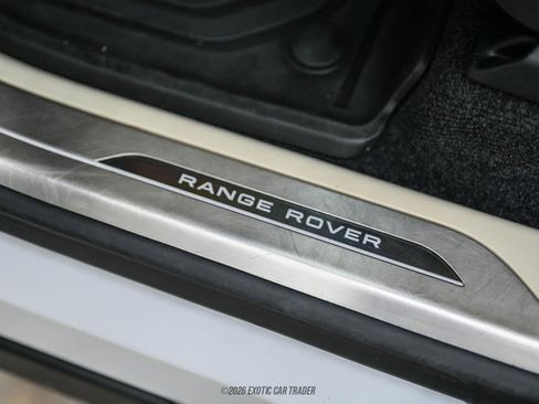 Used 2025 Land Rover Range Rover SE image 24