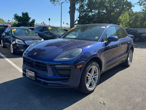 Used 2023 Porsche Macan Turbo AWD/4WD image 7