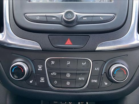 Used 2019 Chevrolet Equinox LT image 29