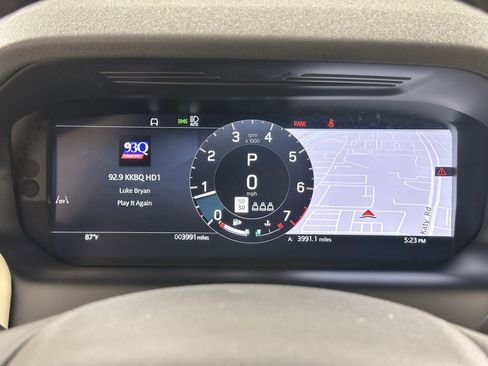 Certified 2025 Land Rover Discovery Sport S image 16