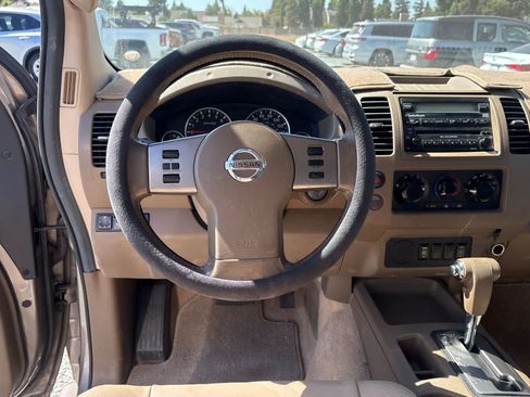 Used 2006 Nissan Frontier LE w/ (X01) Leather Pkg RWD image 16