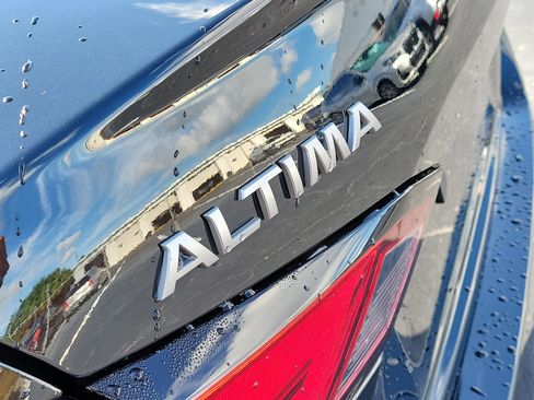 Used 2025 Nissan Altima 2.5 SR FWD image 5