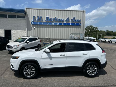 Used 2019 Jeep Cherokee Latitude Plus w/ Cold Weather Group AWD/4WD image 6