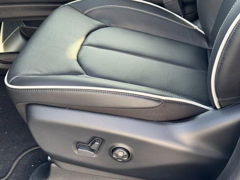 New 2026 Chrysler Pacifica Limited image 14