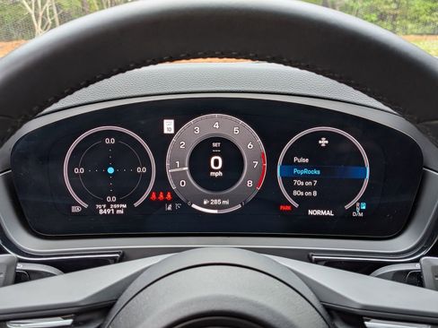Certified 2025 Porsche Cayenne AWD/4WD image 11