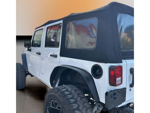 Used 2017 Jeep Wrangler Unlimited Rubicon w/ Dual Top Group AWD/4WD image 37