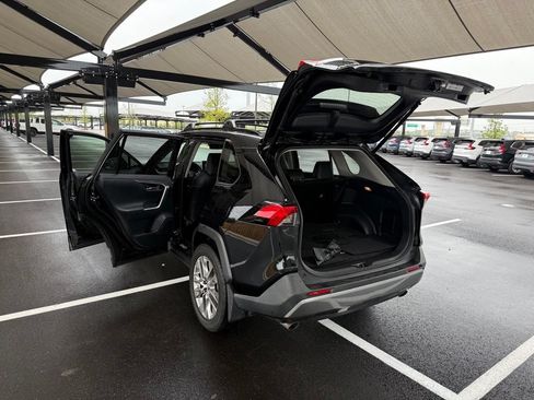 Used 2019 Toyota RAV4 Limited w/ Advanced Technology Package FWD image 25