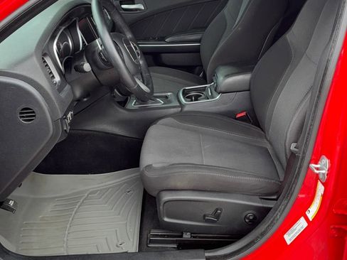 Used 2015 Dodge Charger SXT RWD image 12